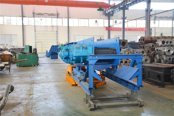 自移刮板轉載機