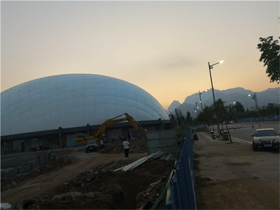 嵩山腳下的少林武術節場館