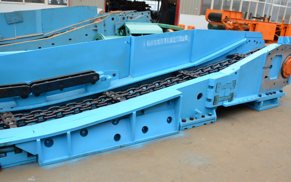 嵩陽煤機自主生產的刮板輸送機