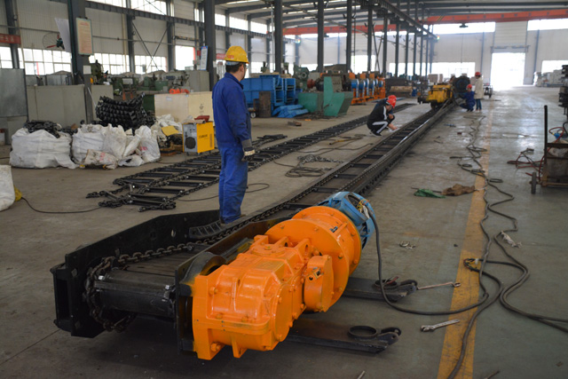 嵩陽(yáng)煤機(jī)刮板機(jī)好馬配好鞍，配套采煤機(jī)33年依然不老