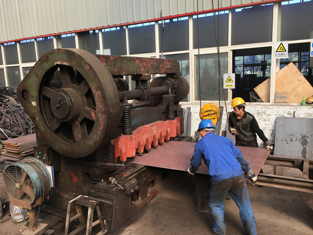 嵩陽(yáng)煤機(jī)：刮板機(jī)車(chē)間加班加點(diǎn)趕生產(chǎn)，皮帶機(jī)產(chǎn)線如火如茶抗寒冬